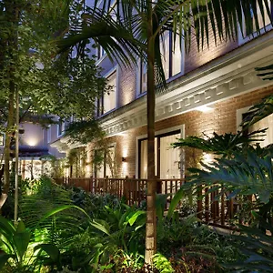 Thrive, A Tropical Courtyard Catmandu